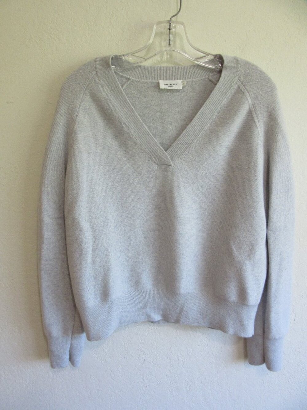 THE RESET R Label Gray Knit M V-Neck Wool Sweater